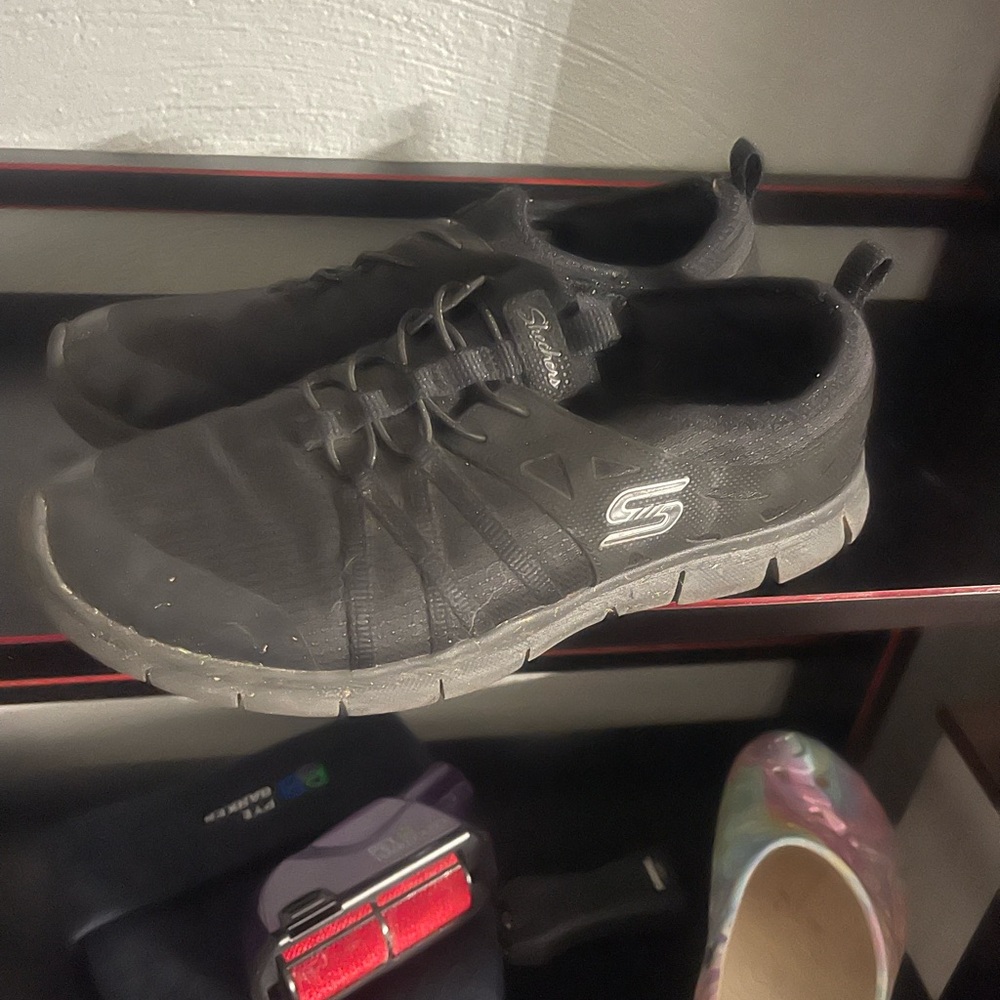 Skechers Men's Black and Gray Sneakers